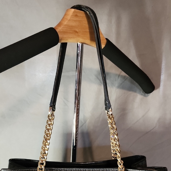 Michael Kors Black and Gold Shoulder Bag - Picture 3 of 10